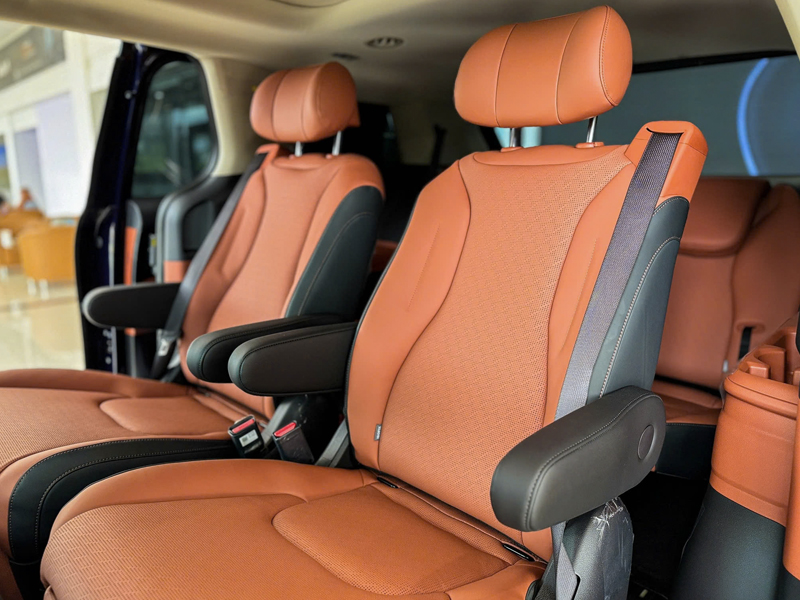 New KIA Carnival 2.2D Signature 7S - Ảnh 5